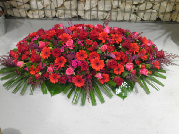 Composition gerbe de fleurs pour enterrement à Craponne